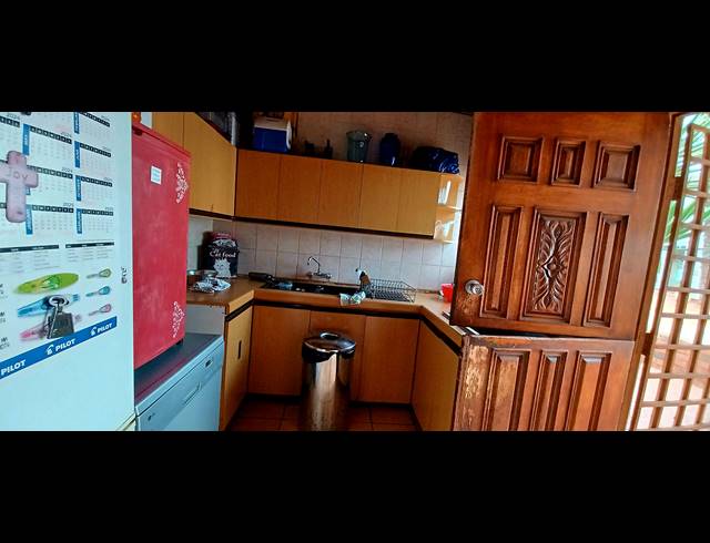 3 BEDROOM FREEHOLD FOR SALE IN KENLEAF